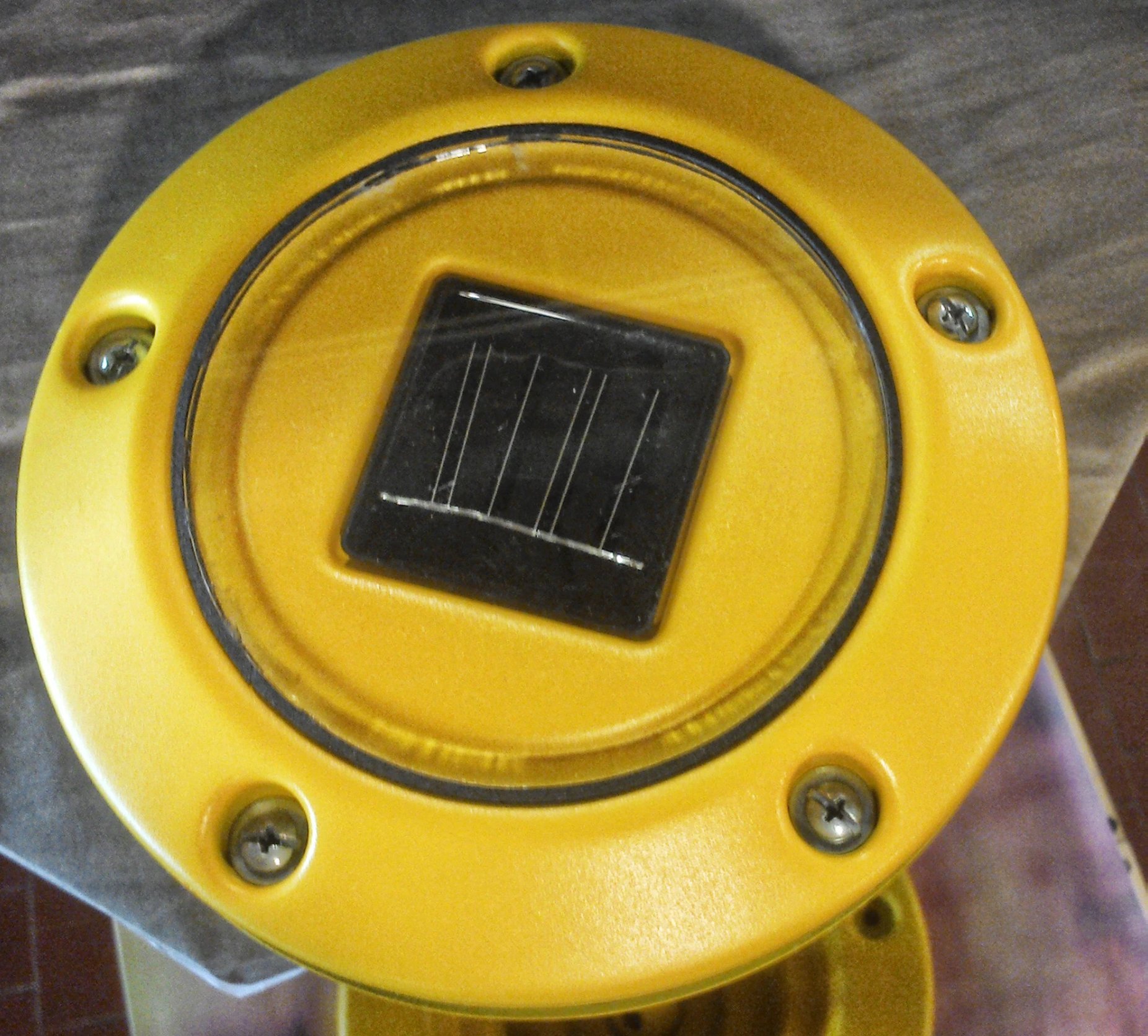 Inunda prototype top with solar panel